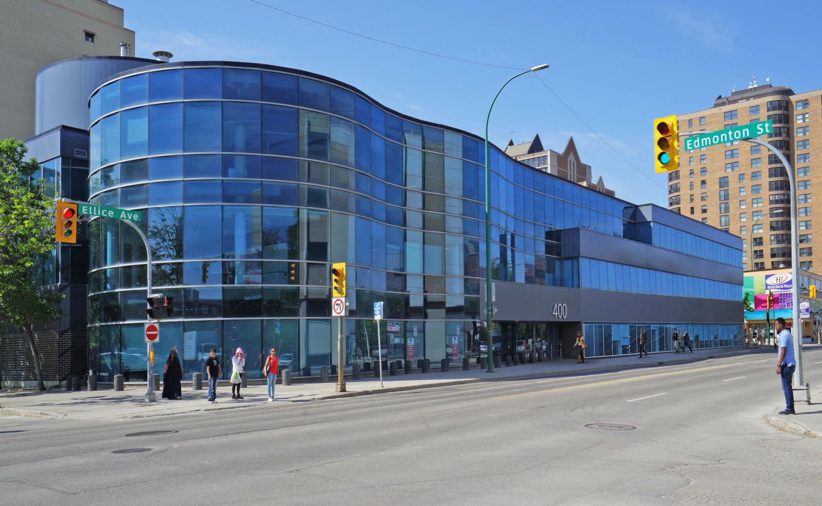 Photo 2 of 400 Ellice Ave, Winnipeg MB