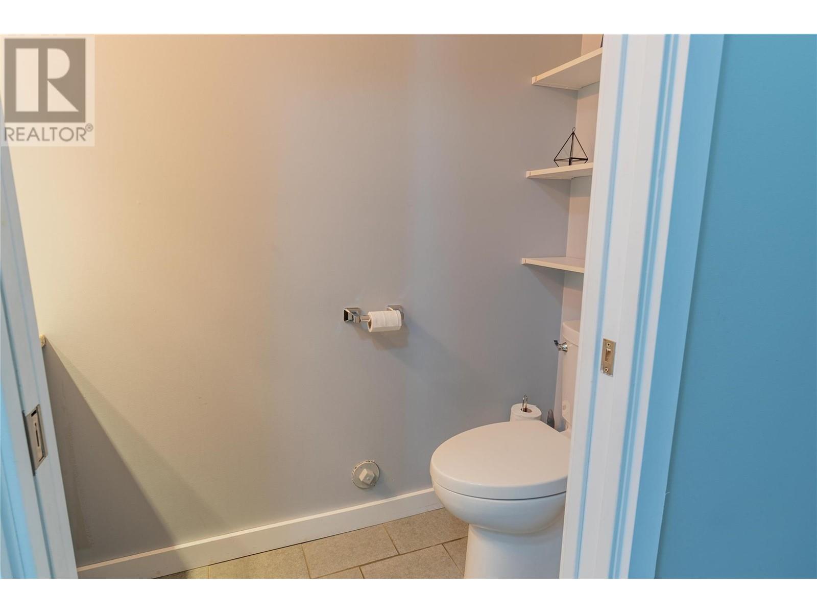 1537 ROSEWOOD Lane, Castlegar