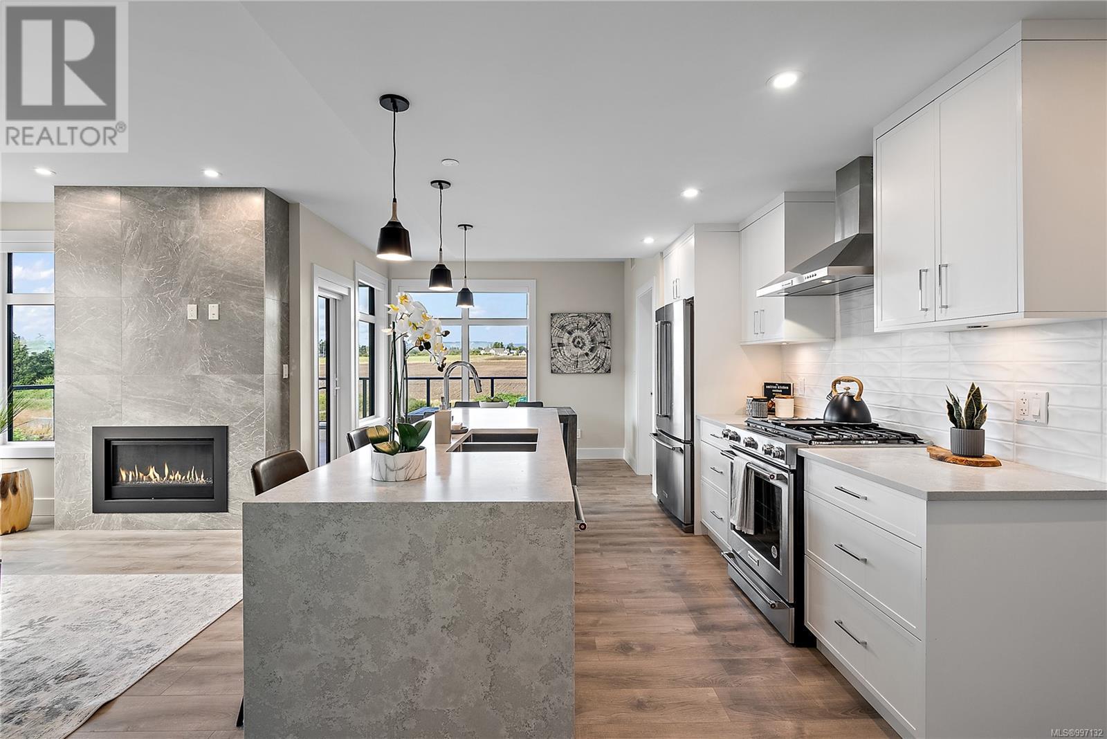 Photo 5 of 604 2520 Hackett Cres, Central Saanich BC