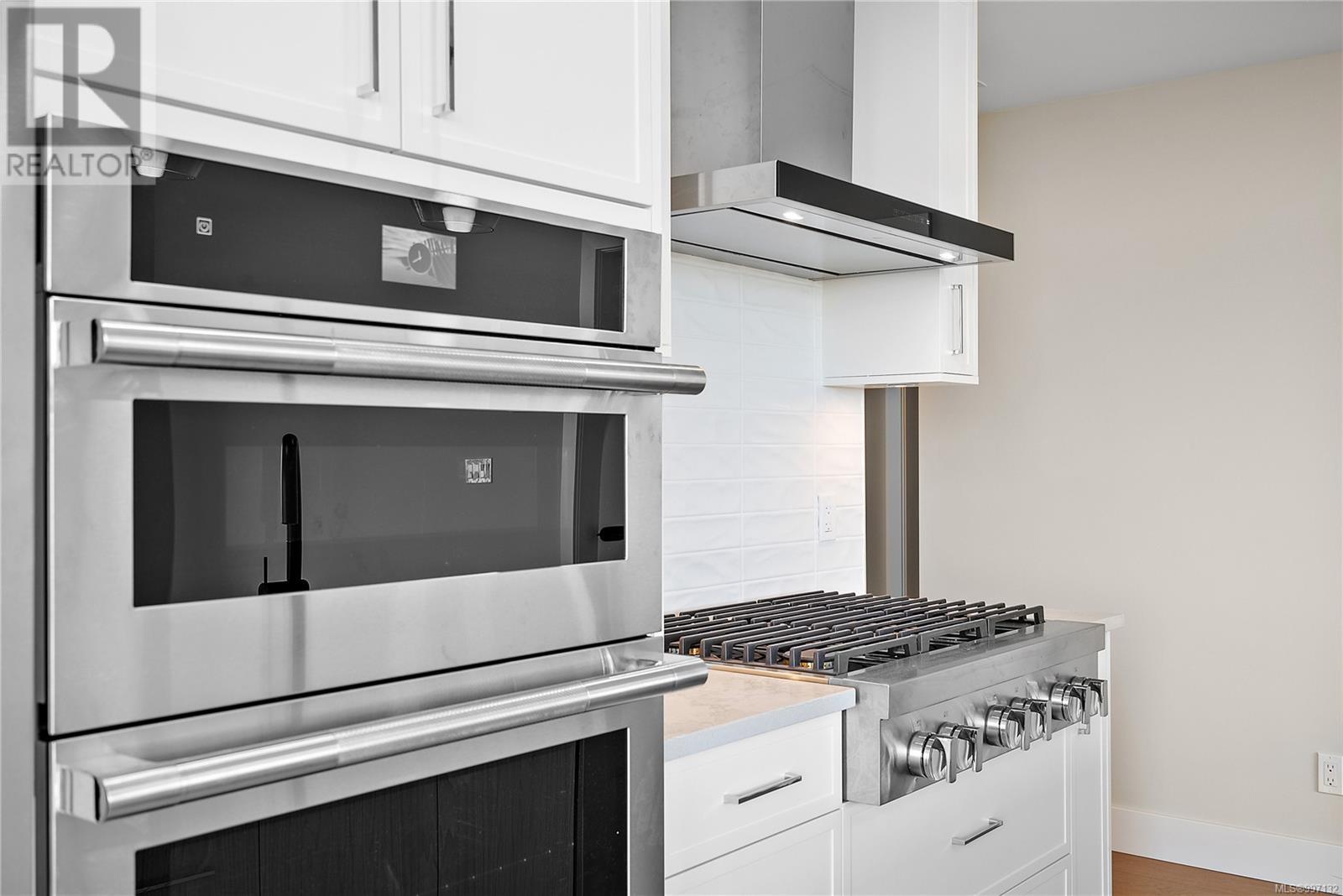 Photo 7 of 604 2520 Hackett Cres, Central Saanich BC