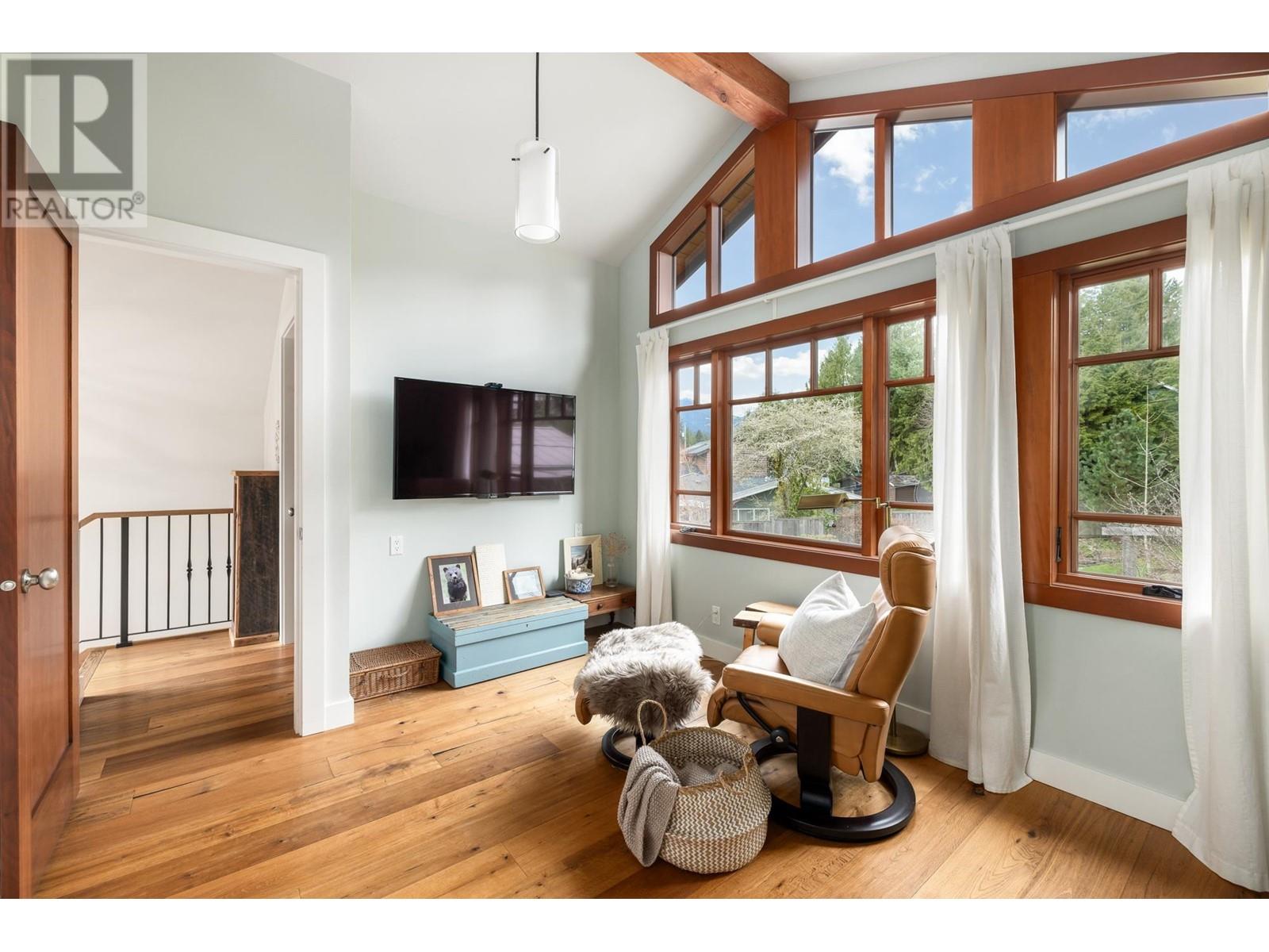 986 TUDOR AVENUE, North Vancouver