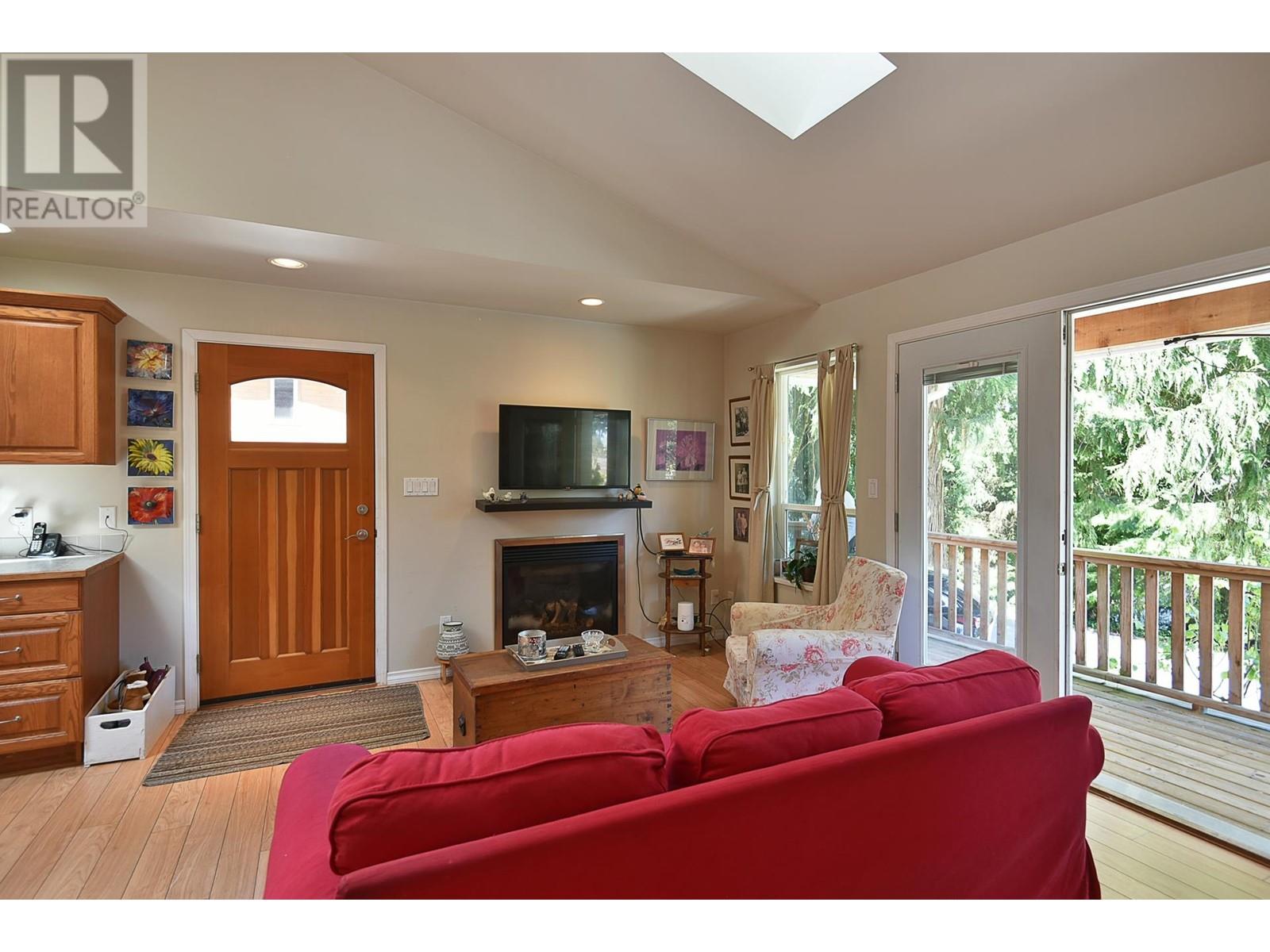 5689 SALMON DRIVE, Sechelt