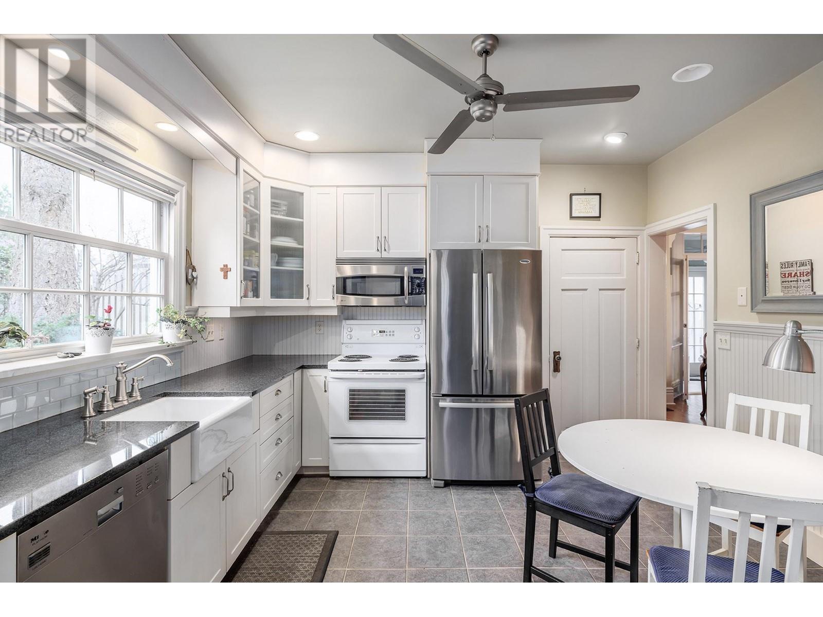  1537 Lakeview Street, Kelowna