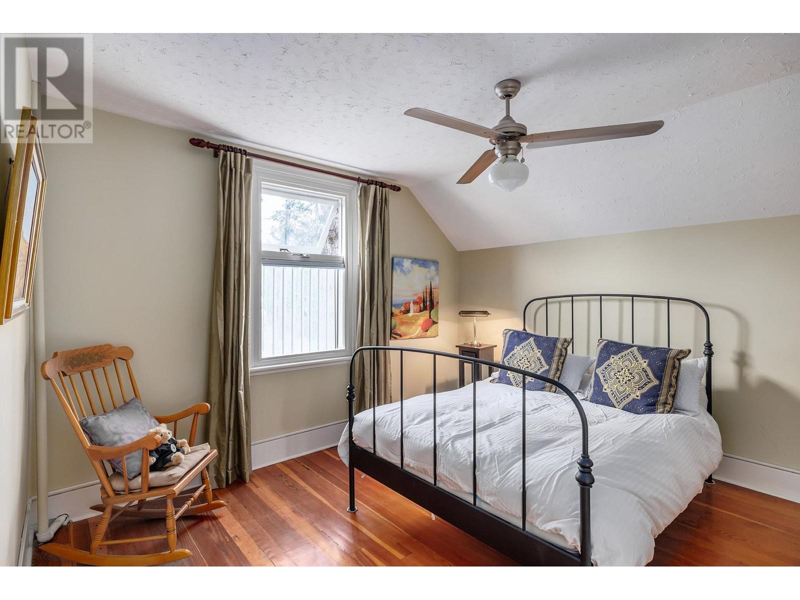  1537 Lakeview Street, Kelowna