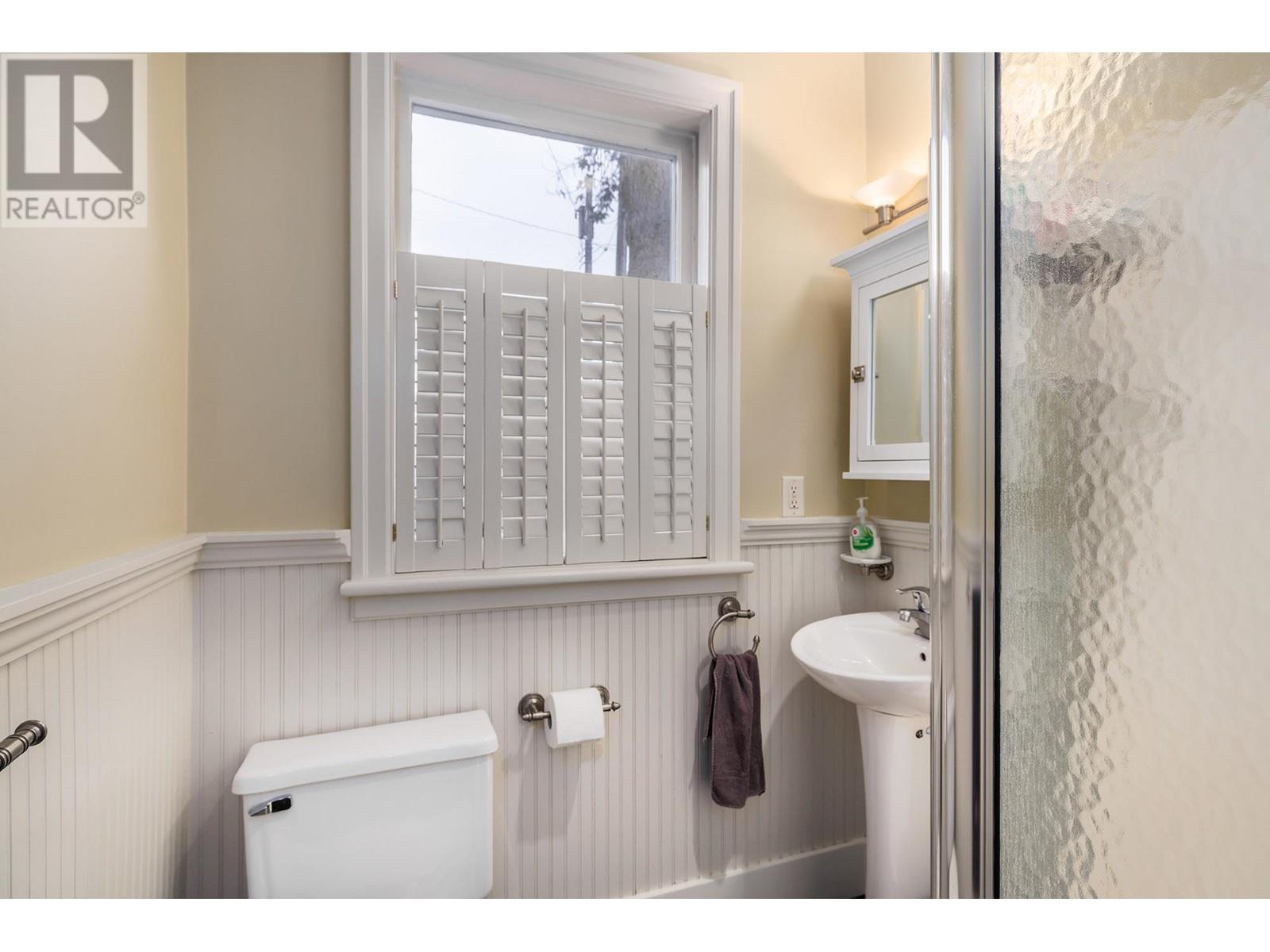  1537 Lakeview Street, Kelowna
