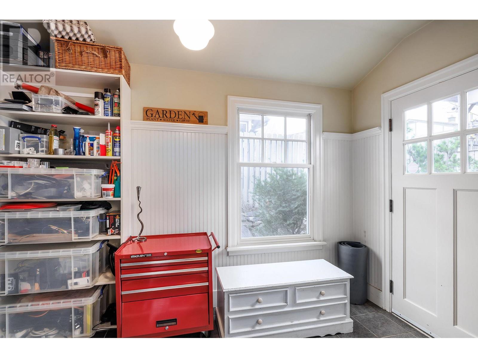  1537 Lakeview Street, Kelowna