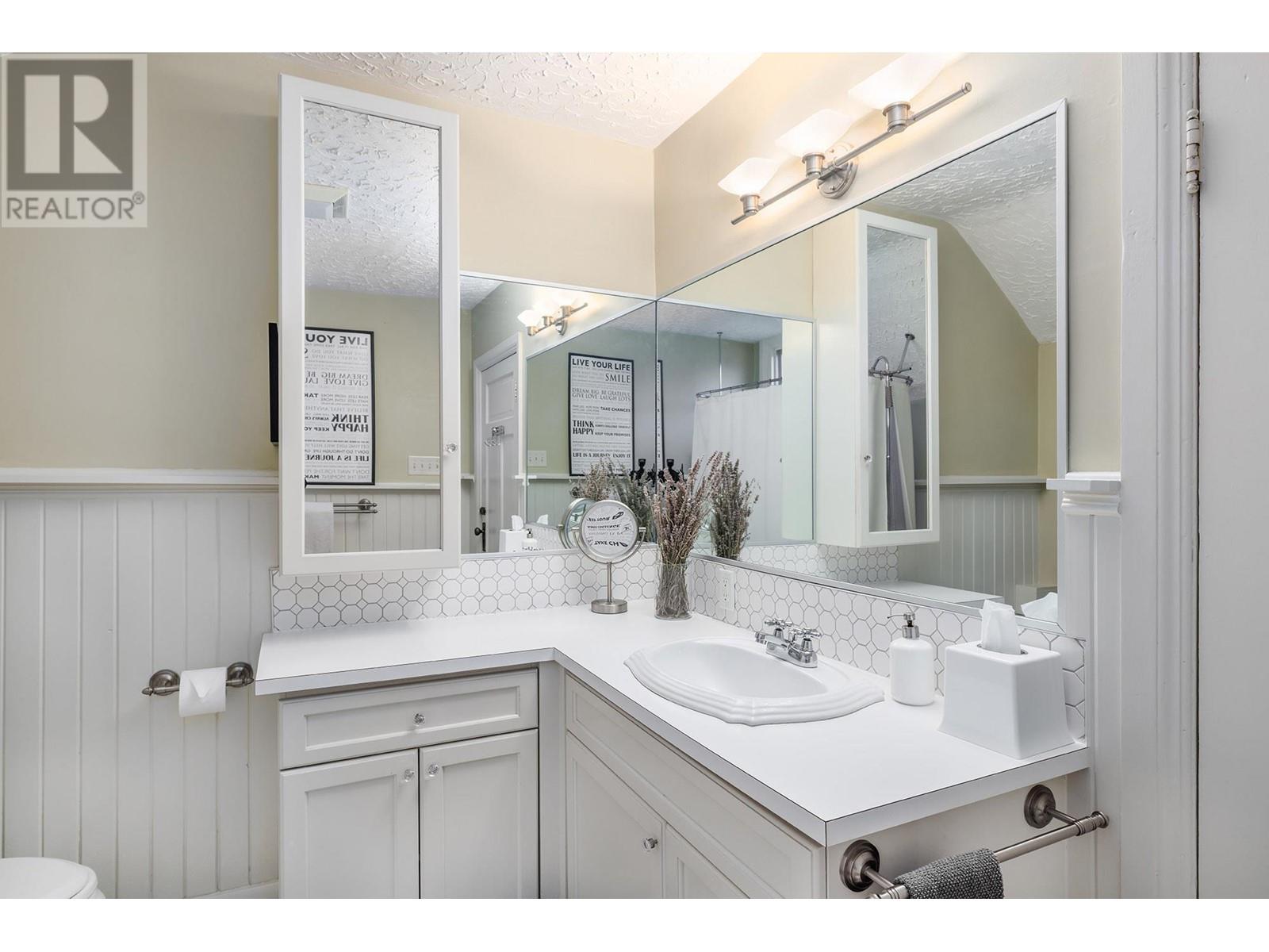  1537 Lakeview Street, Kelowna