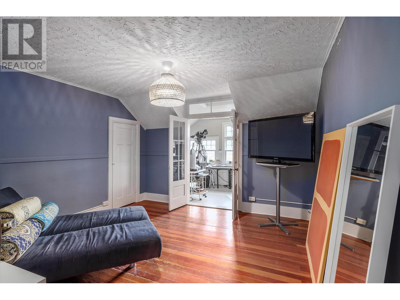  1537 Lakeview Street, Kelowna