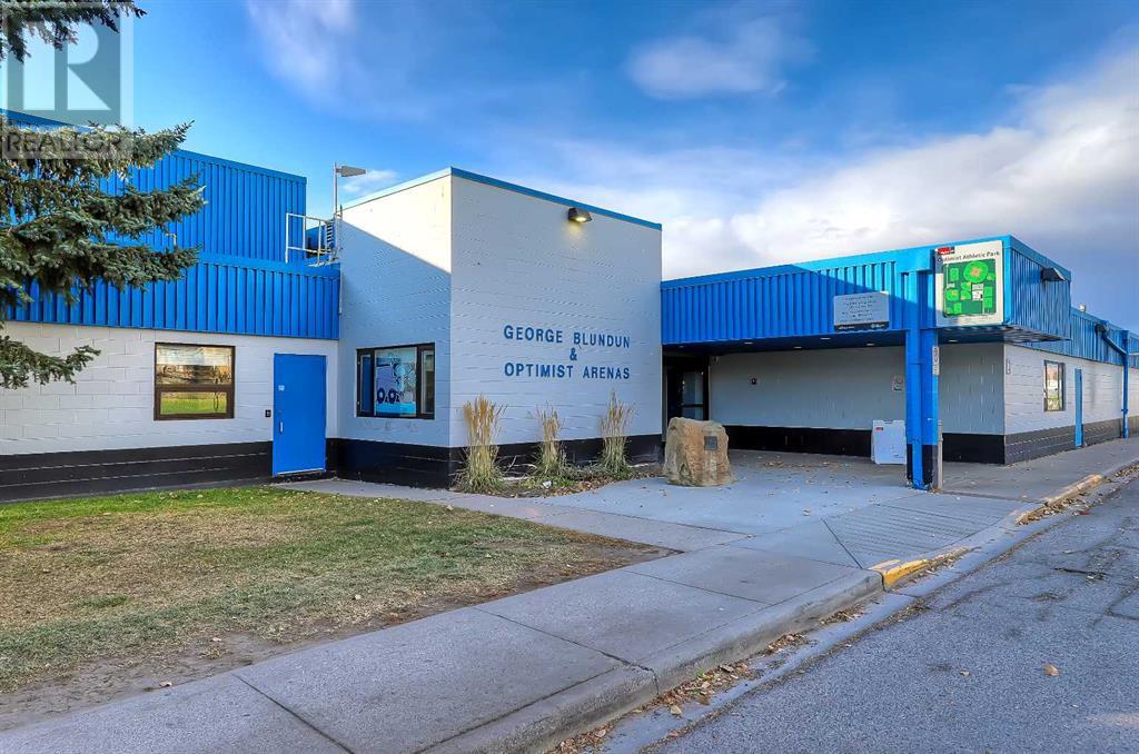 Single Family House for Sale in    Street SW Glenbrook Calgary 