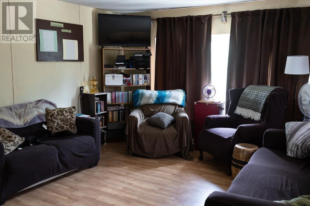 565 OAK ROAD, Vanderhoof