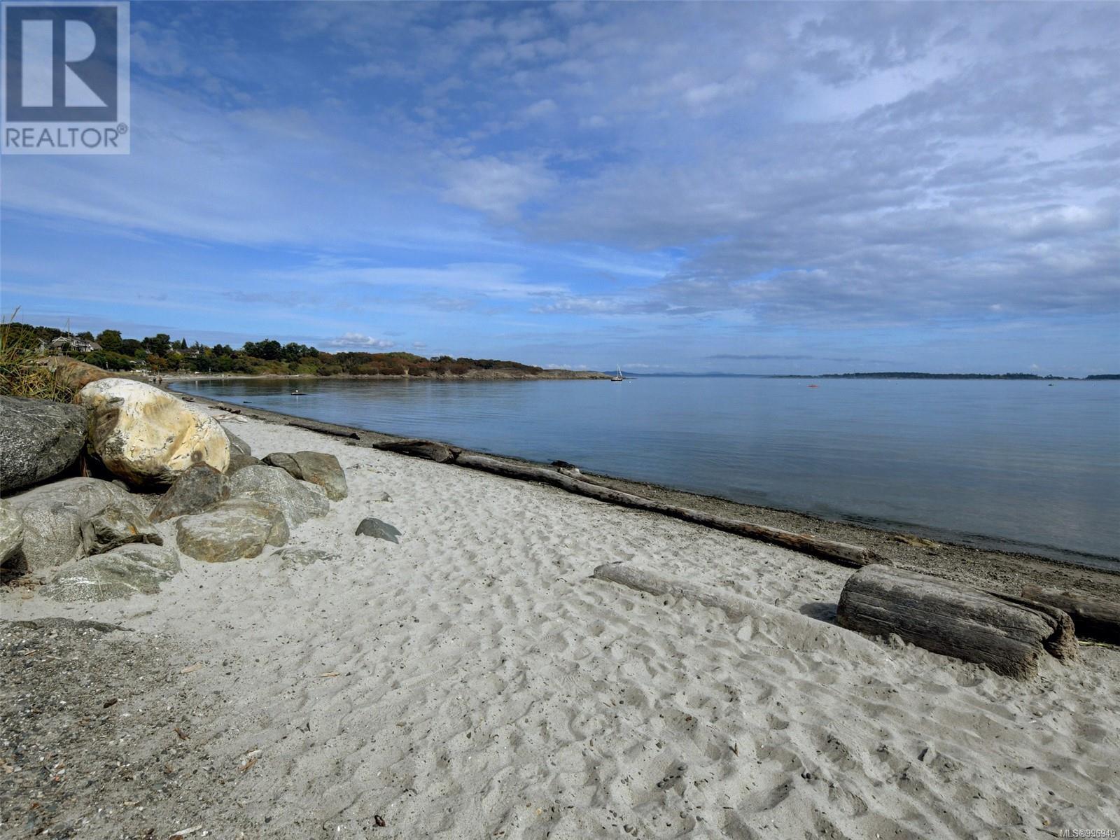 1464 St. Patrick St, Oak Bay