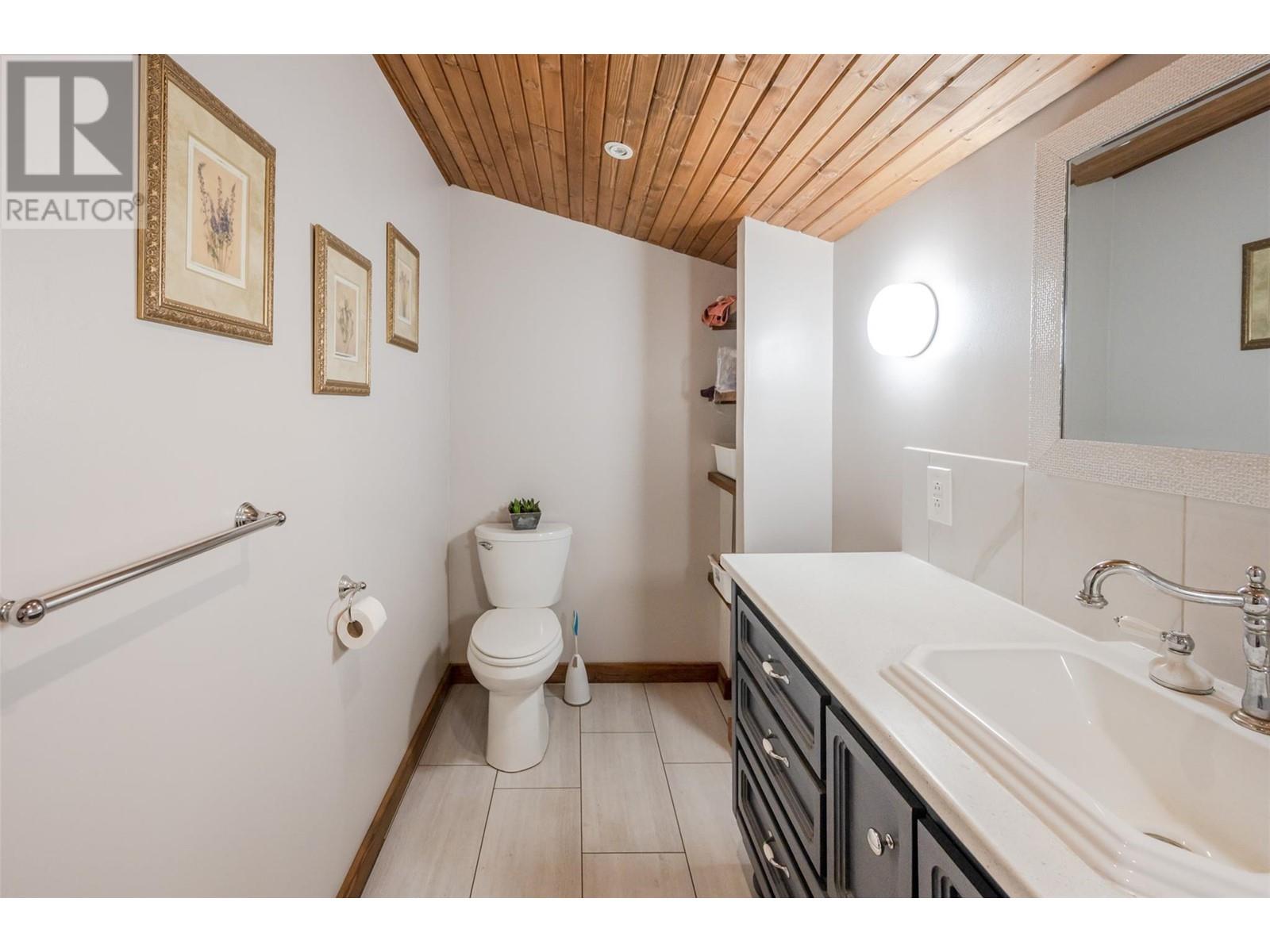  8134 River Road, Oliver