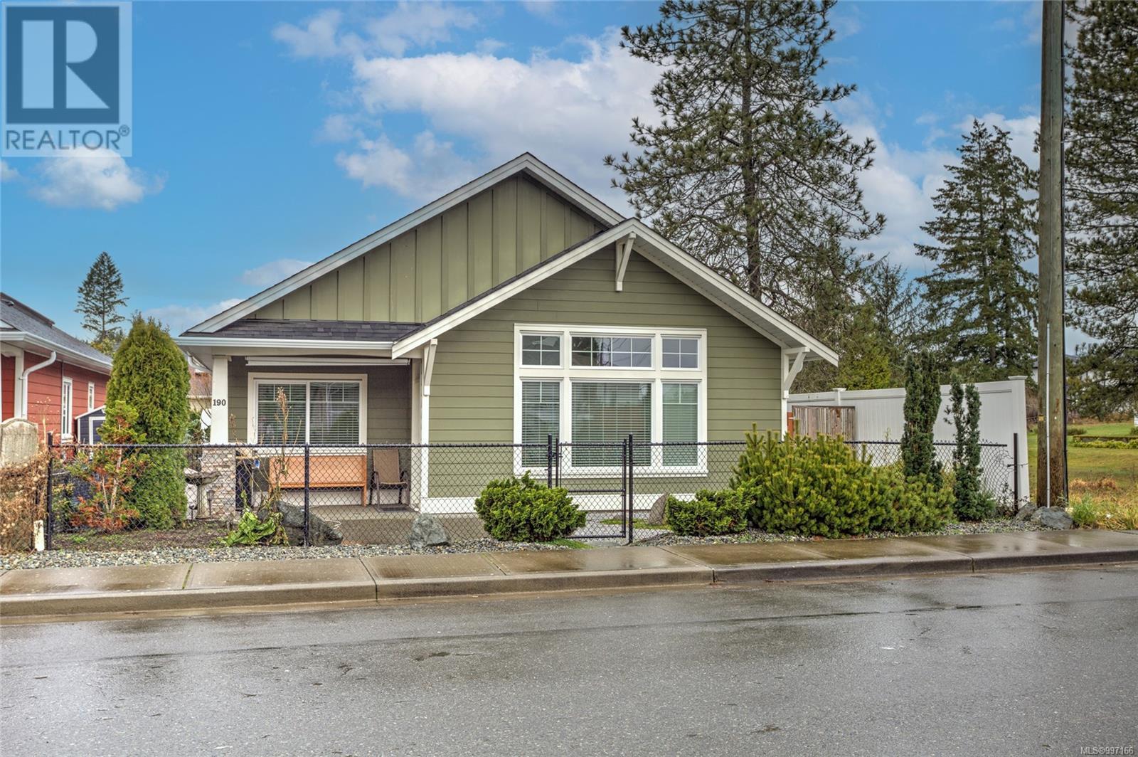 190 Village Way, Duncan