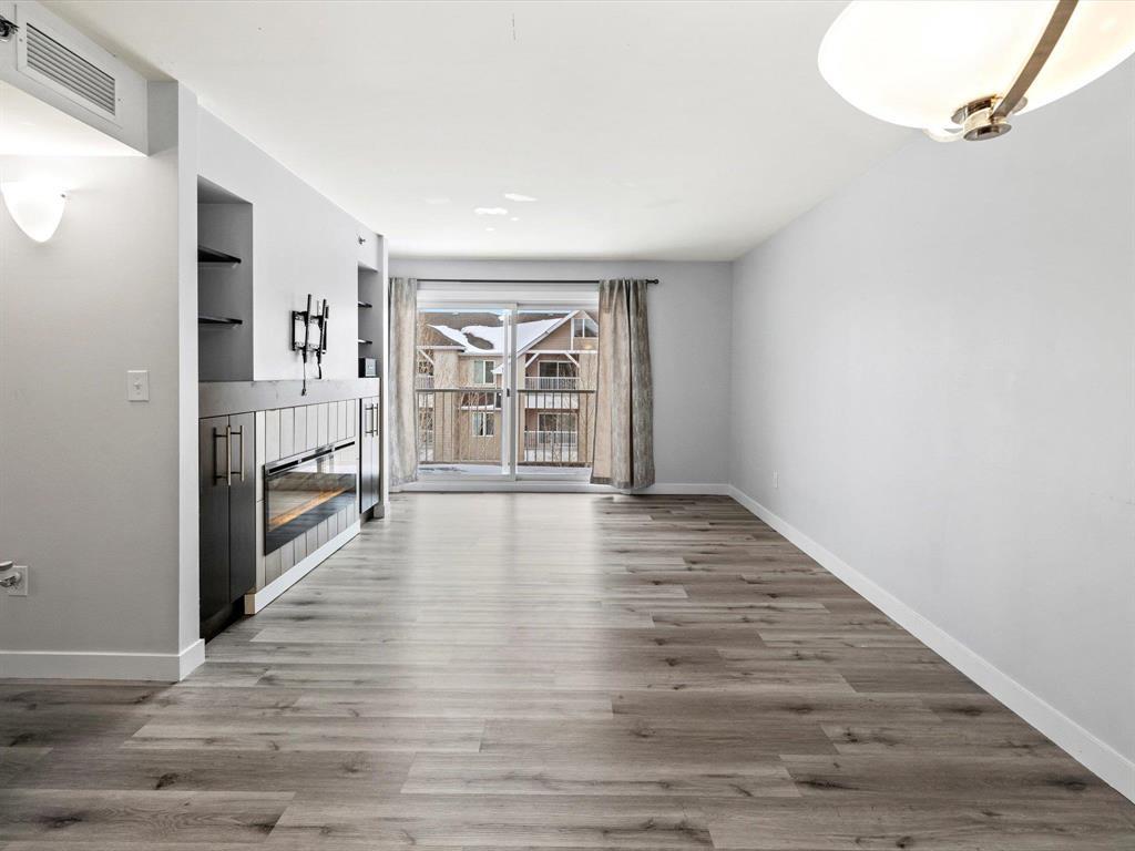 Photo 7 of 317 235 Bridgeland Drive S, Winnipeg MB