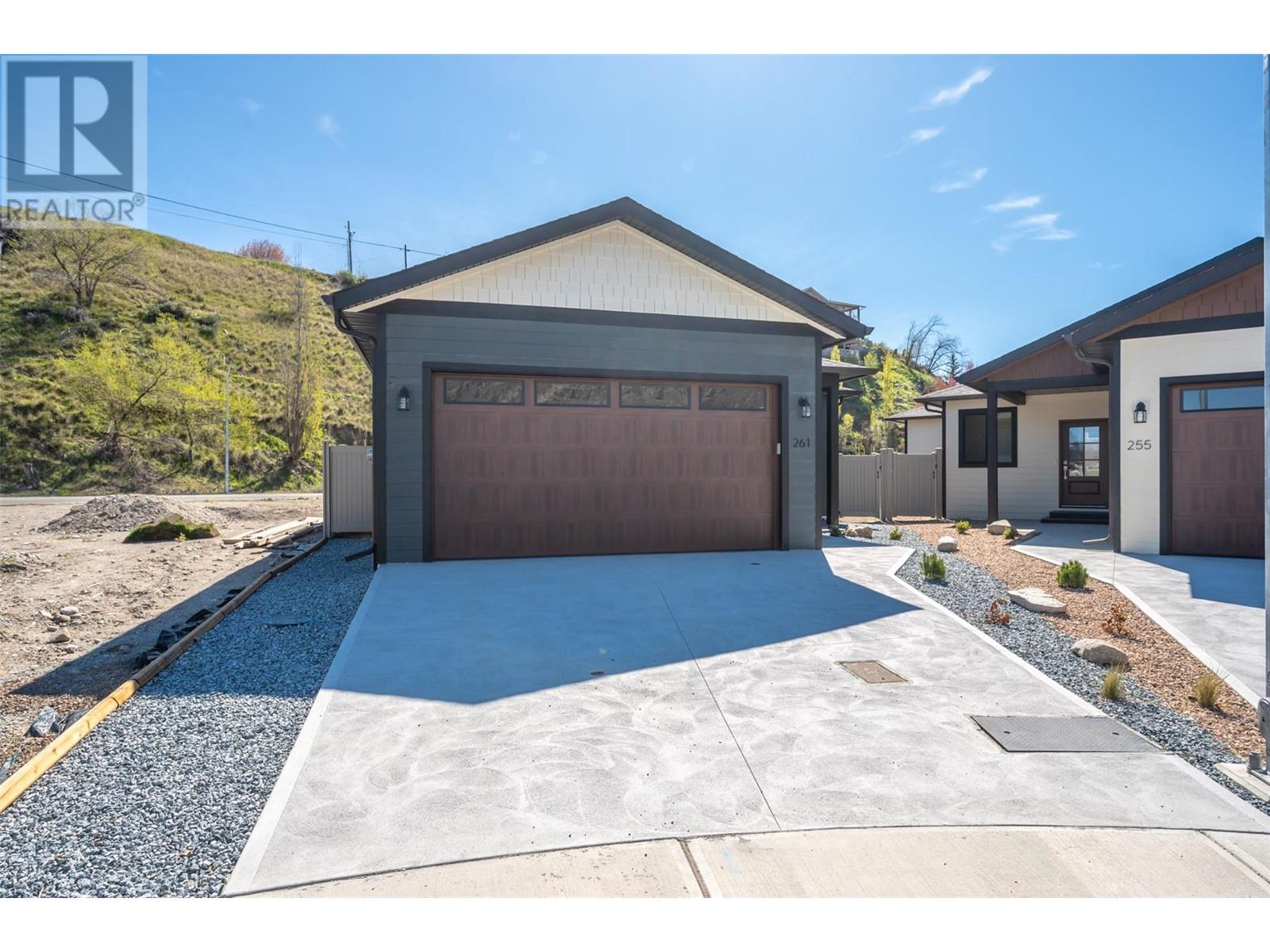 261 BENTGRASS Avenue, Oliver