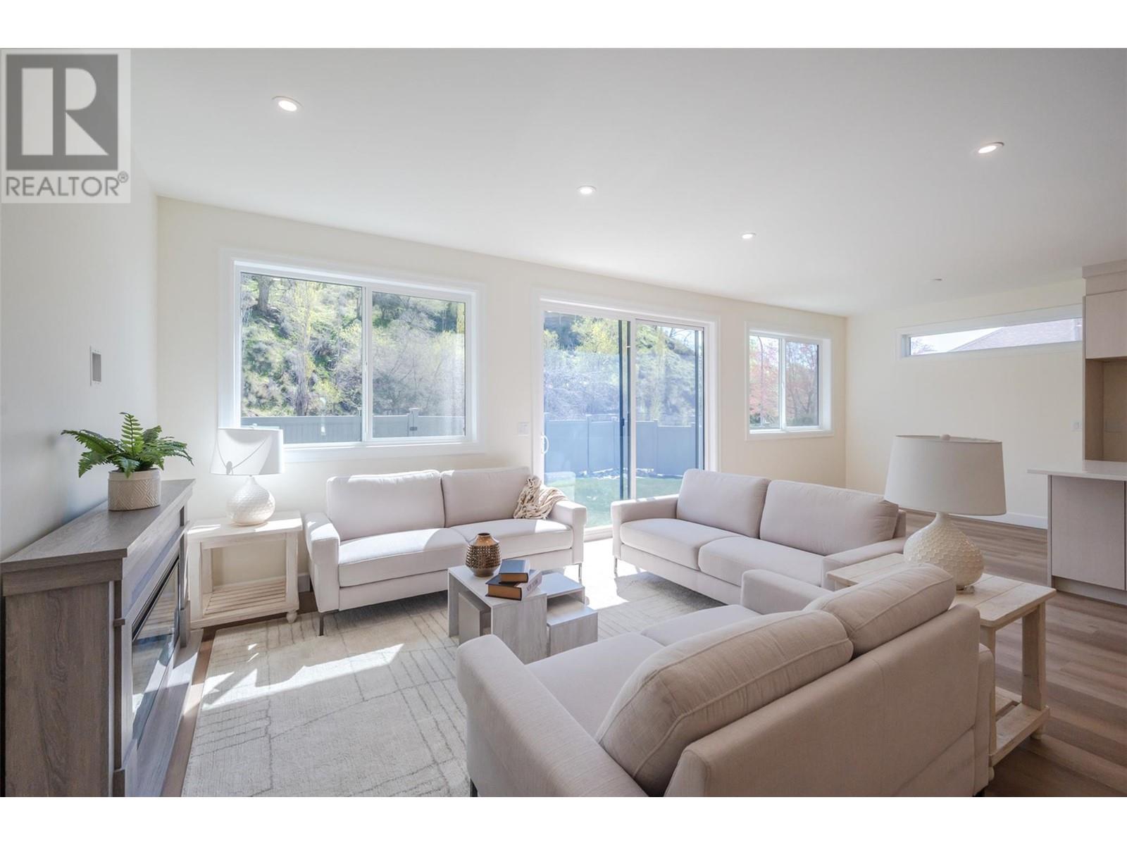 261 BENTGRASS Avenue, Oliver