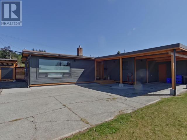 3980 JOYCE AVE, Powell River