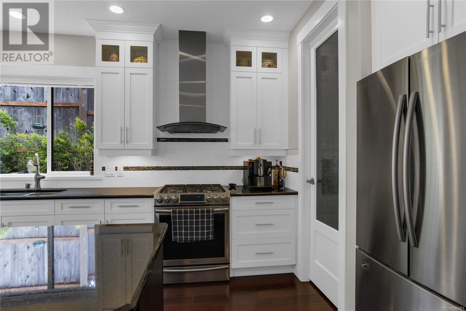 174 Sunningdale Rd E, Qualicum Beach