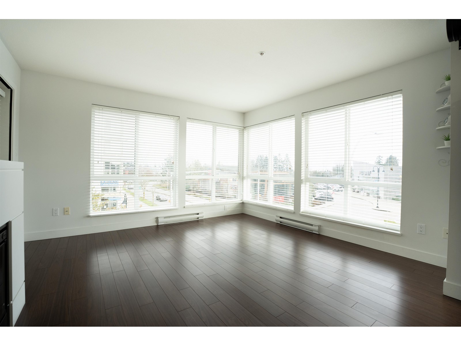 205 15765 CROYDON DRIVE, Surrey