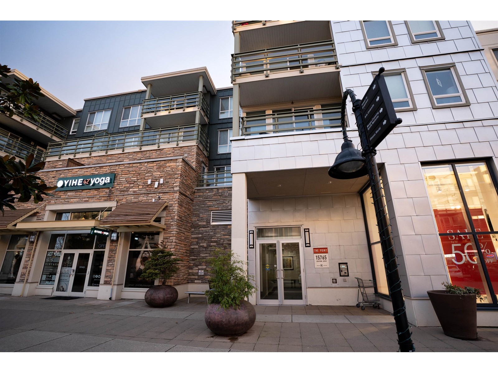 205 15765 CROYDON DRIVE, Surrey