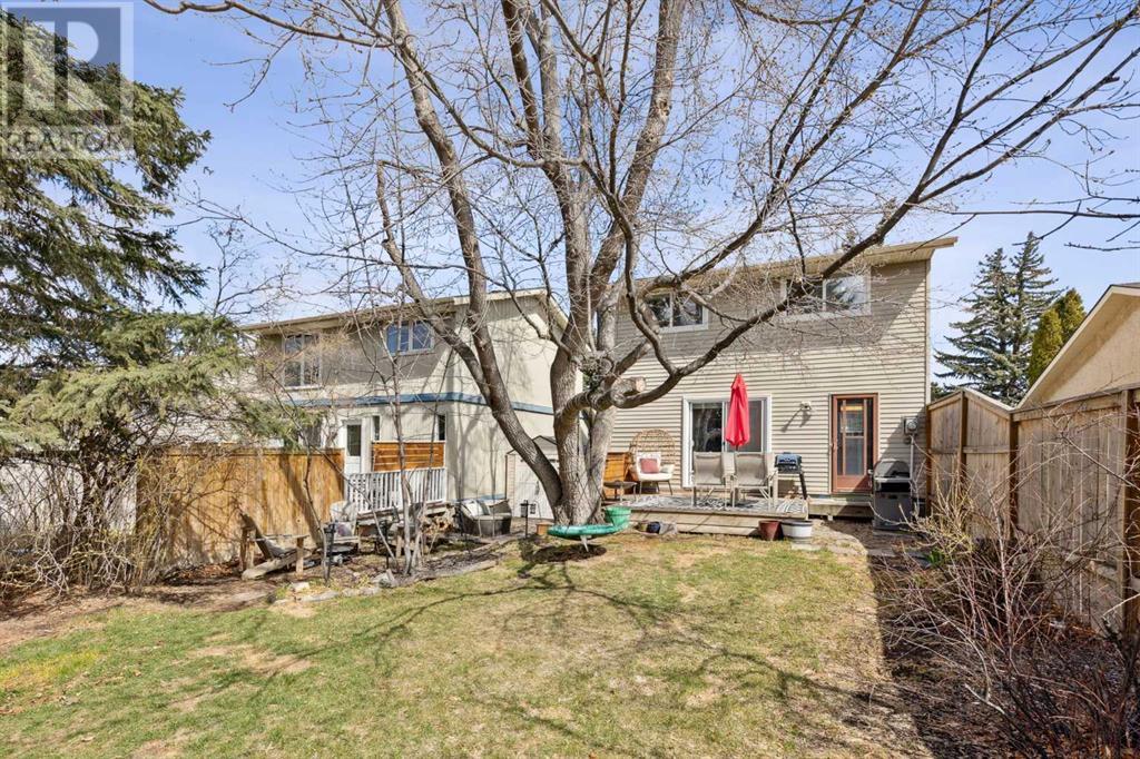 Single Family House for Sale in  Coach Manor Rise SW Coach Hill Calgary 