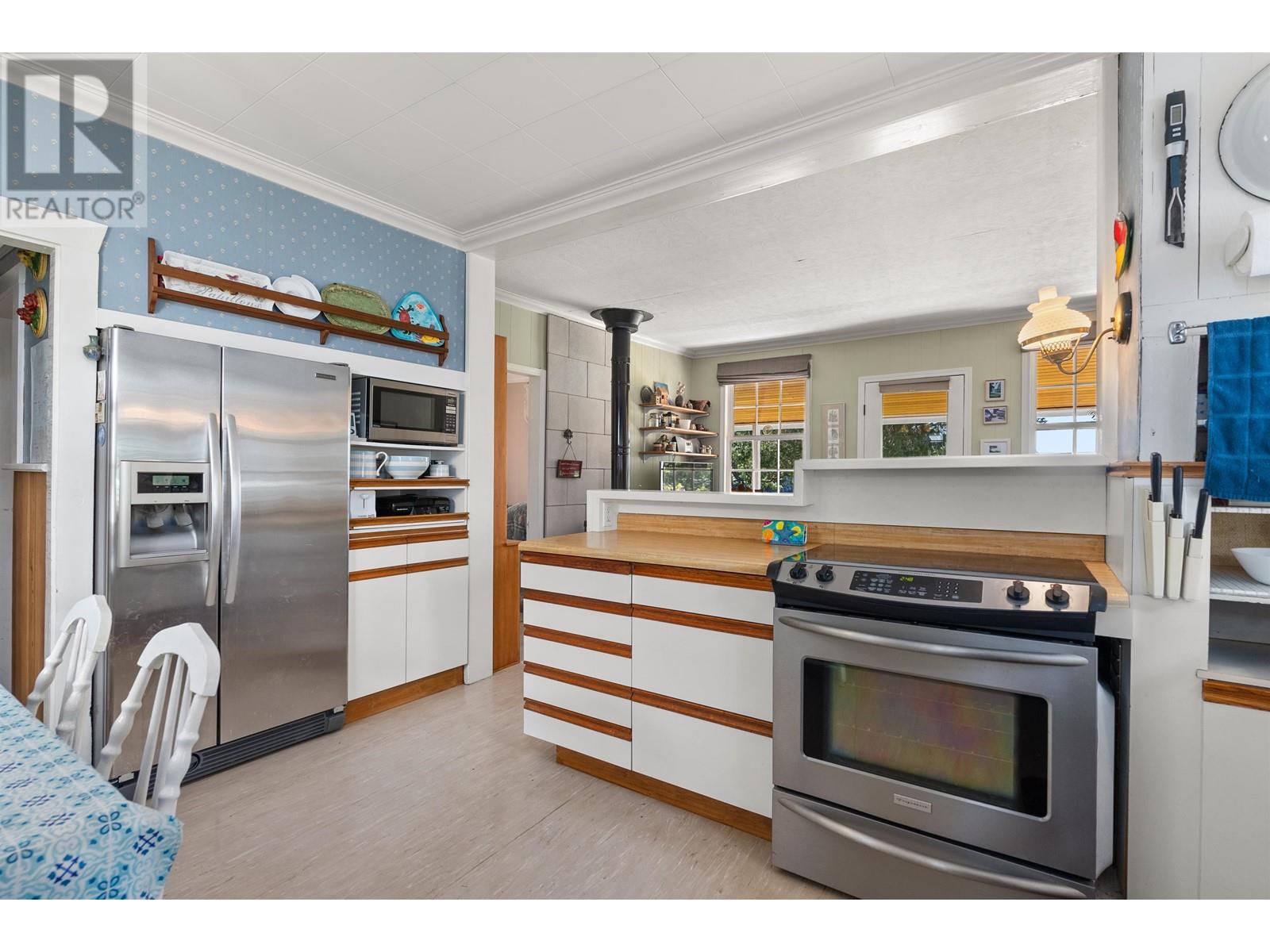 5400 SANS SOUCI ROAD, Halfmoon Bay