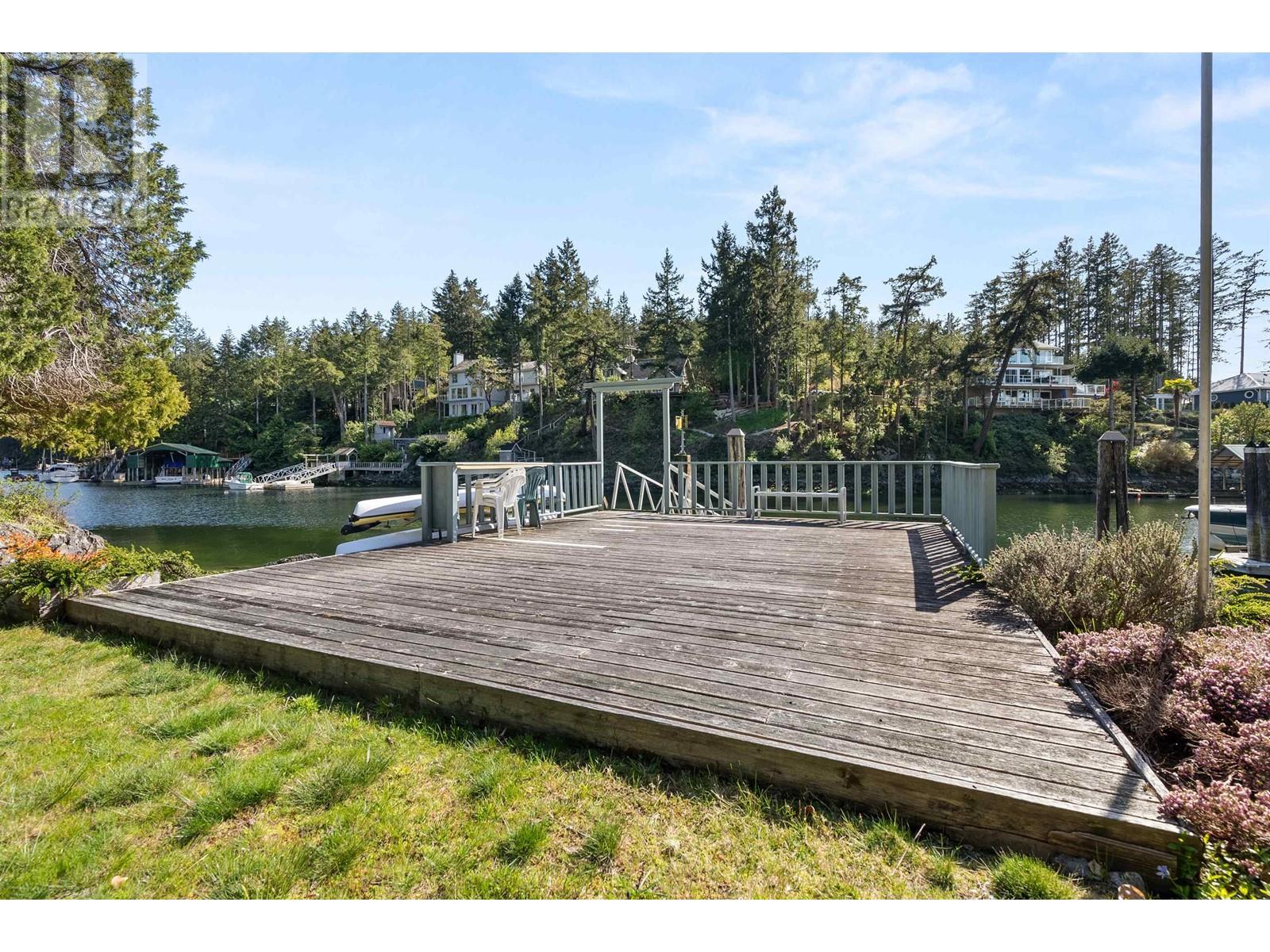5400 SANS SOUCI ROAD, Halfmoon Bay