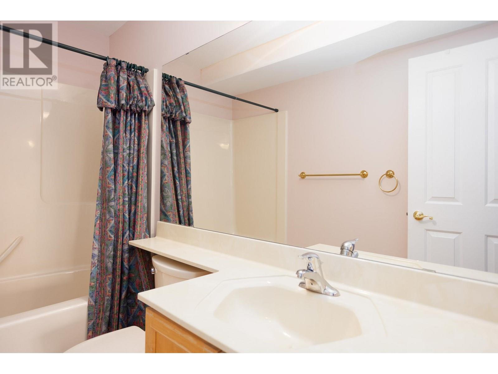 233 4074 Gellatly Road, West Kelowna