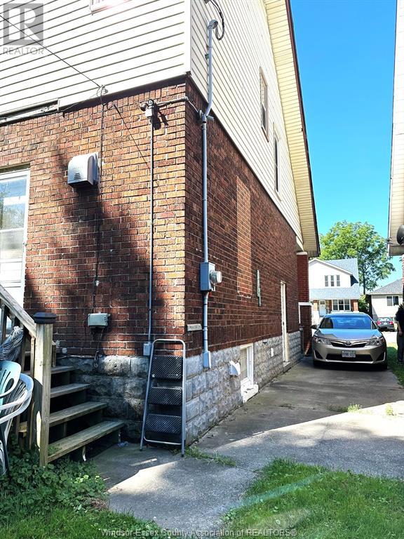 Photo 33 of 726 Partington, Windsor ON