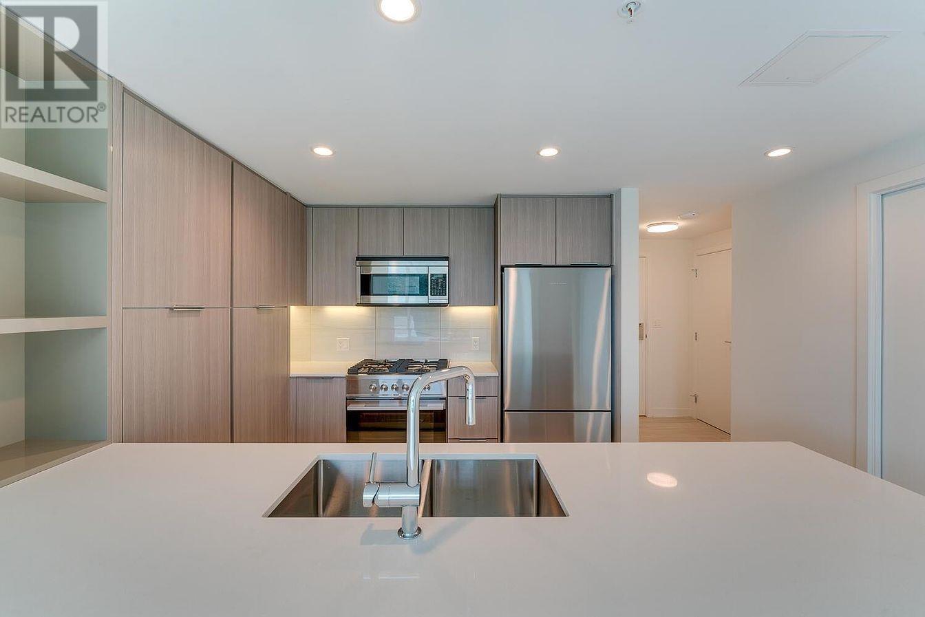 601 1471 HUNTER STREET, North Vancouver