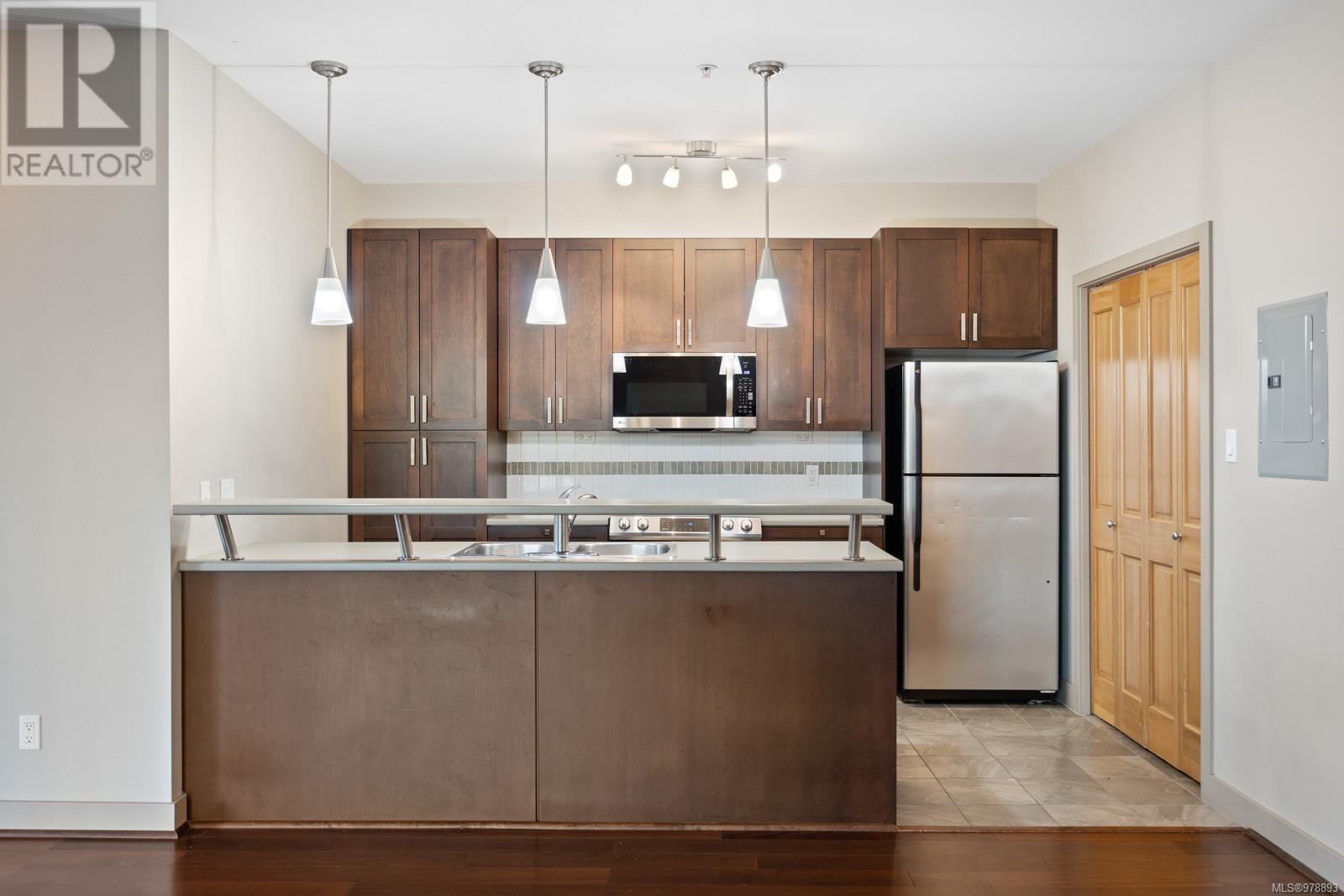 144 2300 Mansfield Dr, Courtenay real estate listing 978893