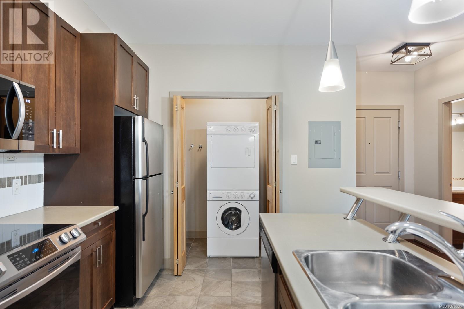 144 2300 Mansfield Dr, Courtenay real estate listing 978893