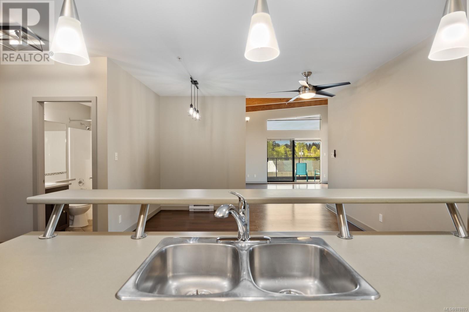 144 2300 Mansfield Dr, Courtenay real estate listing 978893
