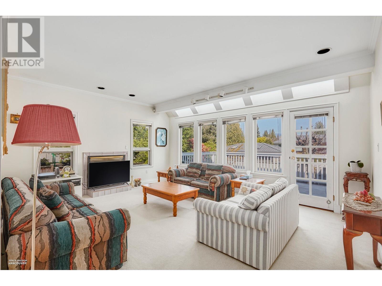 Photo 10 of 1355 W 33rd Avenue, Vancouver BC