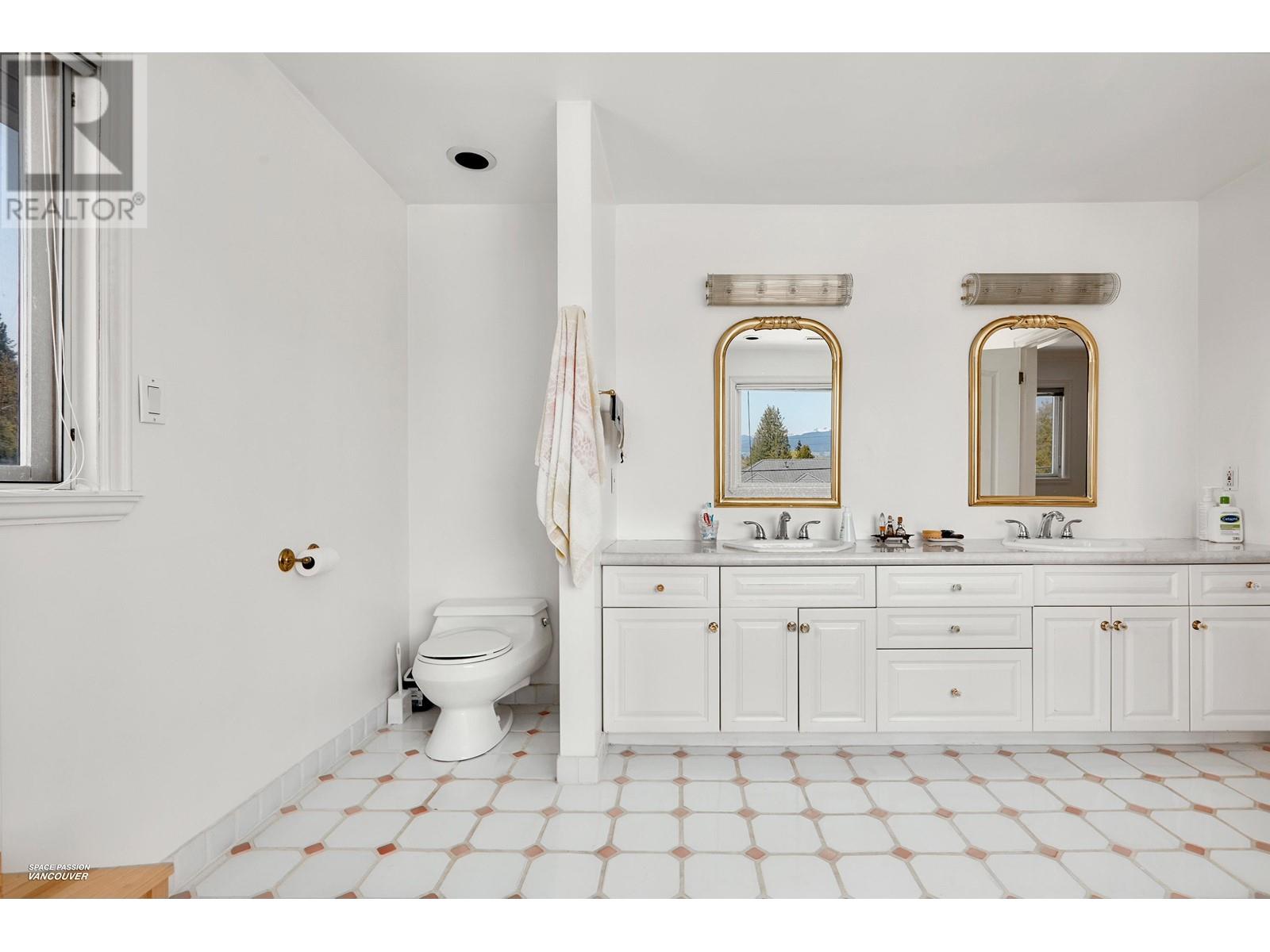 Photo 15 of 1355 W 33rd Avenue, Vancouver BC