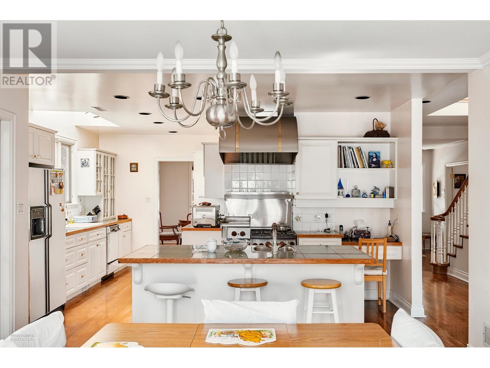 Photo 8 of 1355 W 33rd Avenue, Vancouver BC
