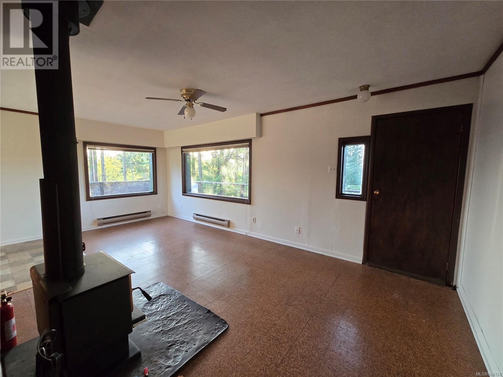 251 Campbell St, Tofino