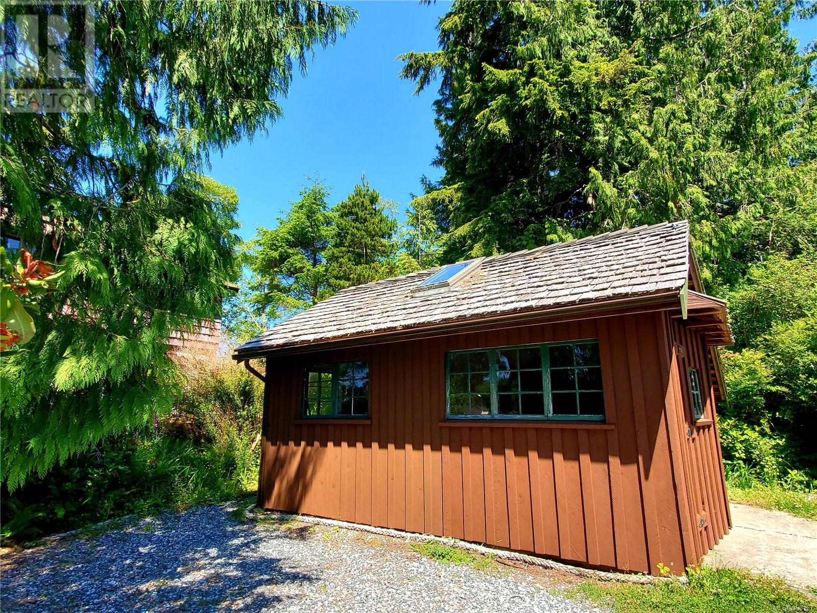 251 Campbell St, Tofino