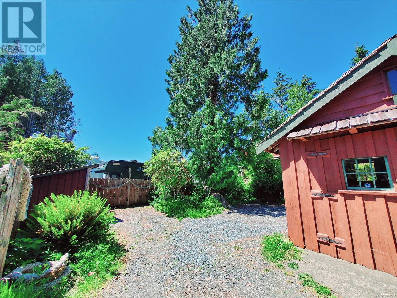 251 Campbell St, Tofino