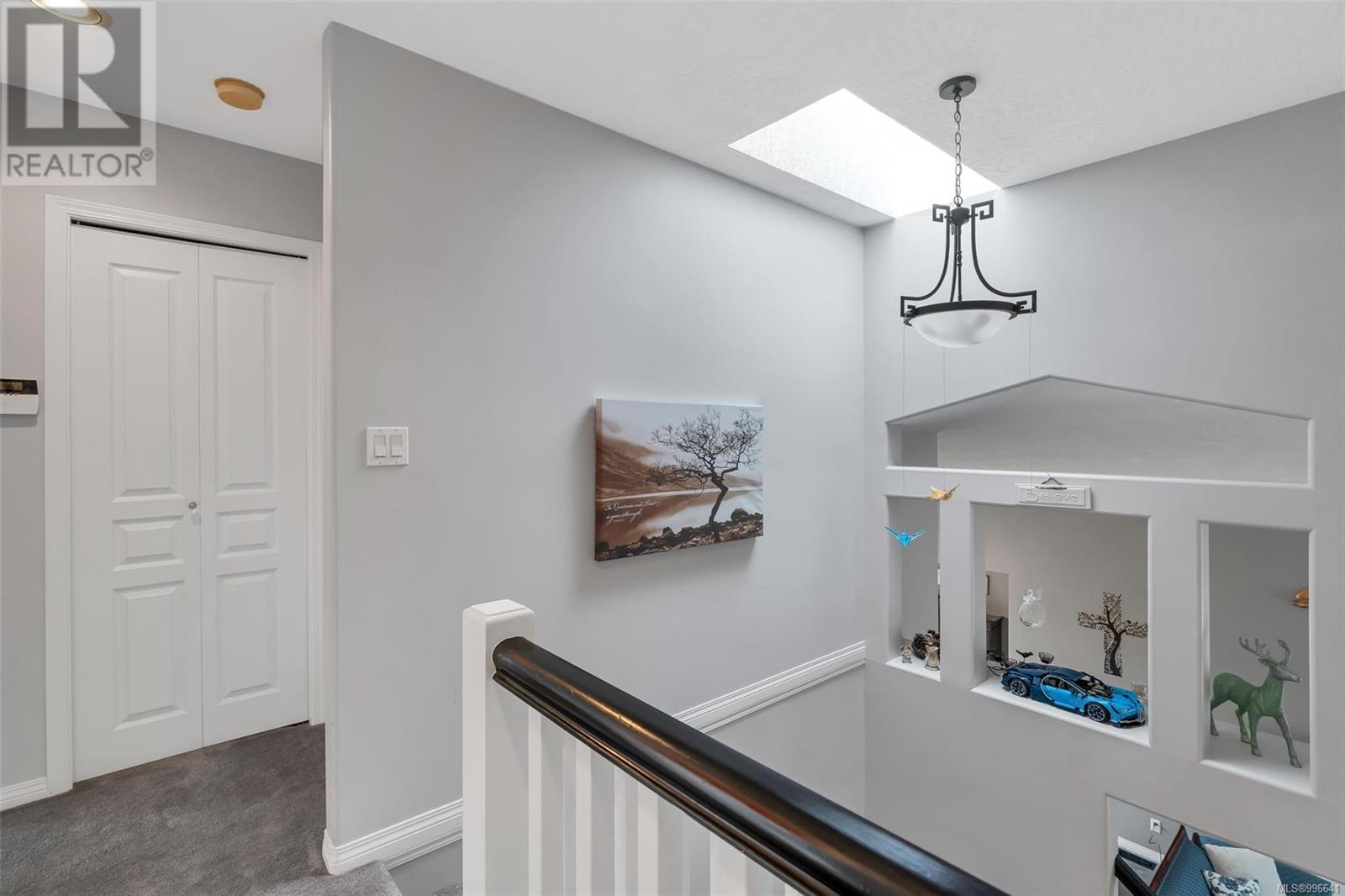 1619 Nelles Pl, Saanich