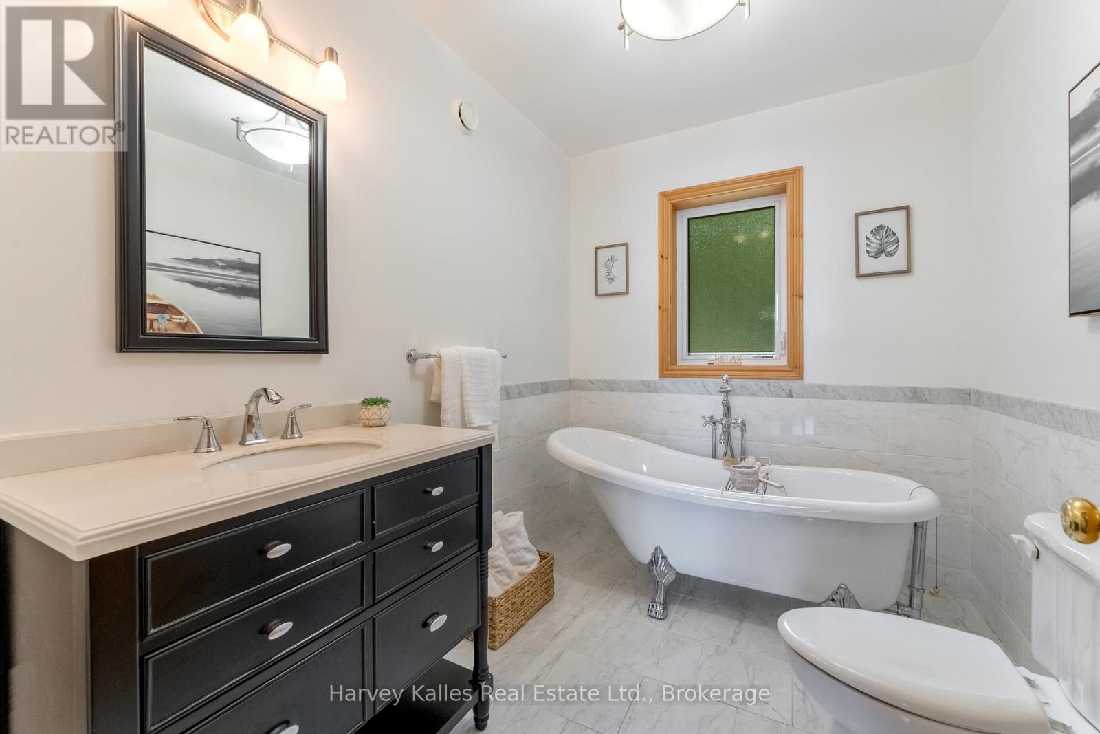 Photo 13 of 9 1161 Sandwood Road, Muskoka Lakes ON