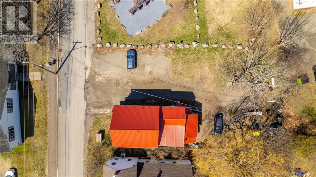 25 Pleasant Street - 10