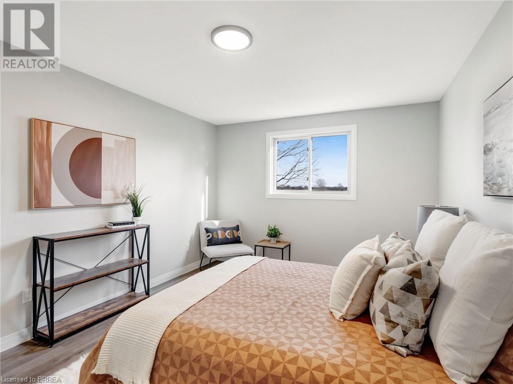 Photo 27 of 52 Fieldgate Drive, Brantford ON