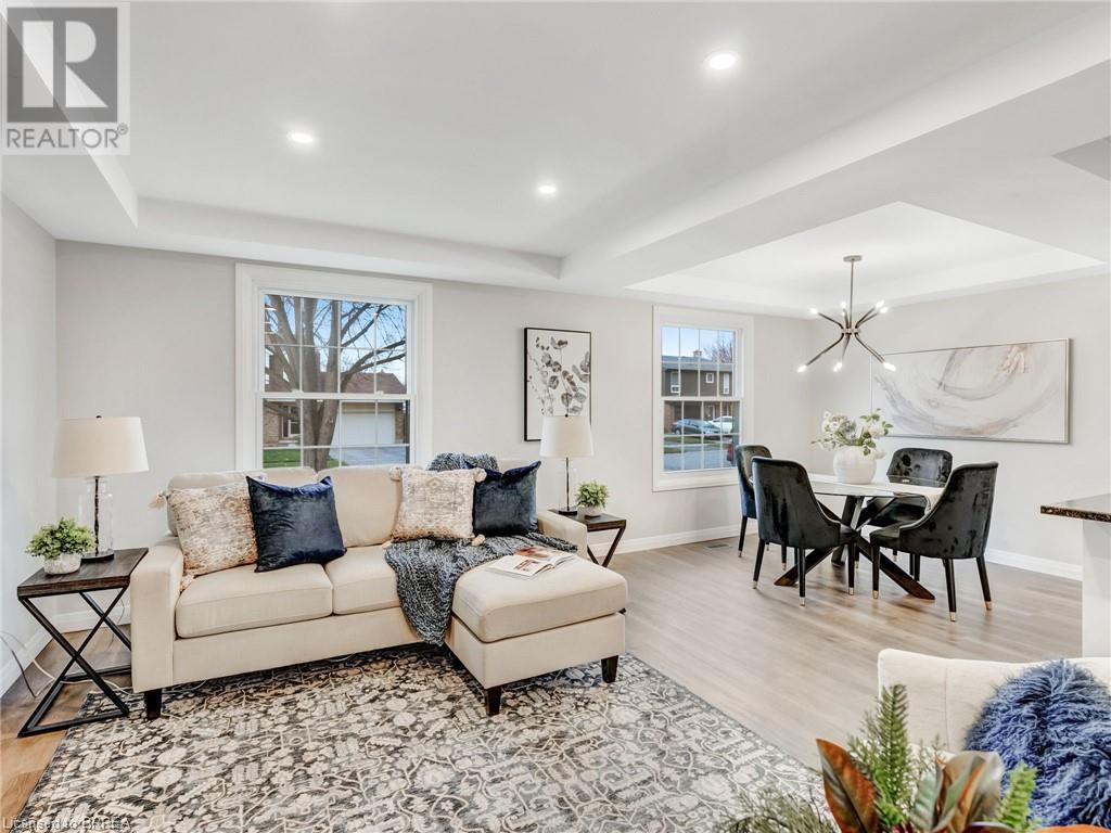 Photo 9 of 52 Fieldgate Drive, Brantford ON