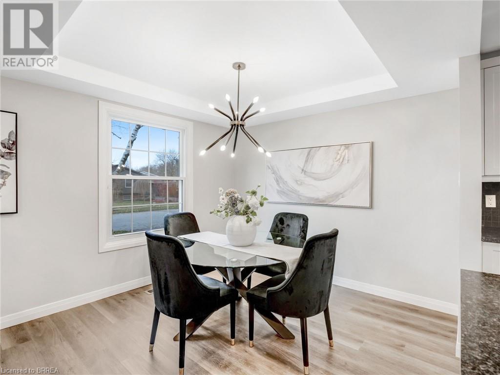 Photo 14 of 52 Fieldgate Drive, Brantford ON