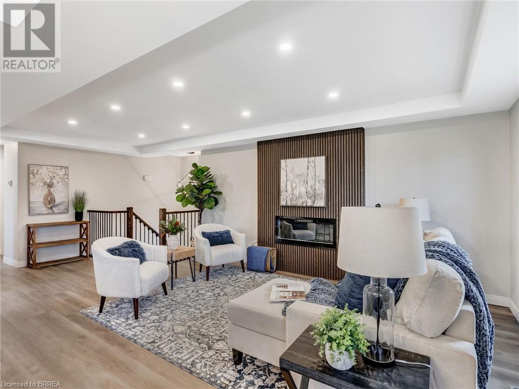 Photo 11 of 52 Fieldgate Drive, Brantford ON