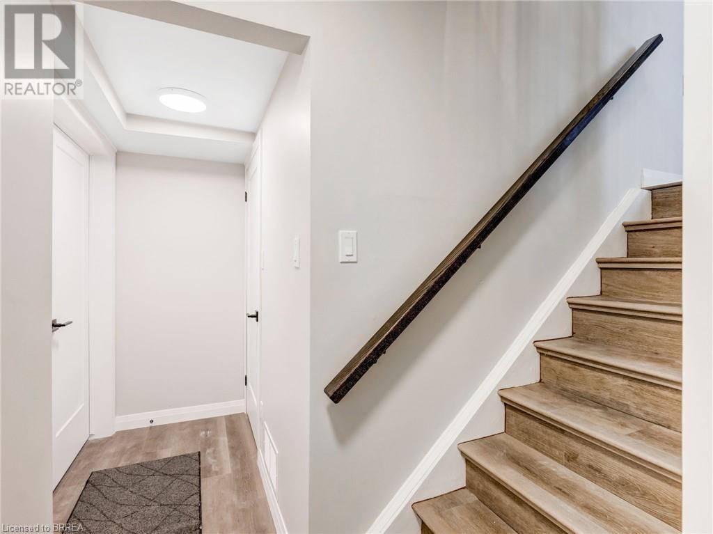 Photo 29 of 52 Fieldgate Drive, Brantford ON