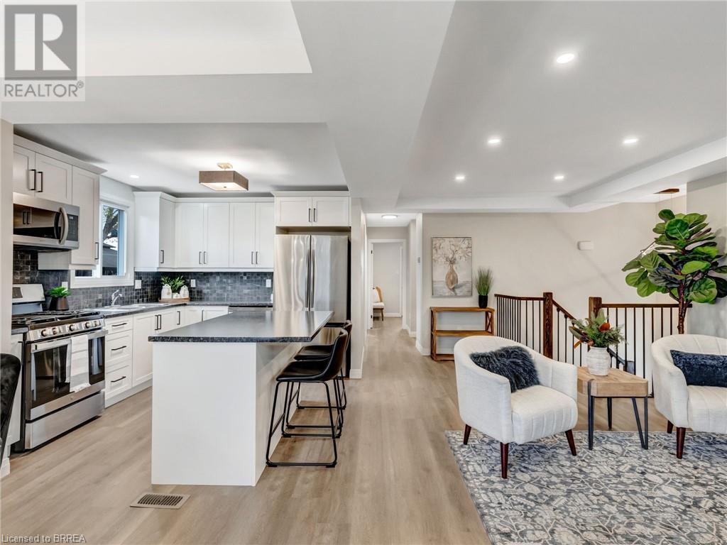 Photo 12 of 52 Fieldgate Drive, Brantford ON