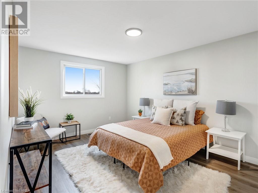 Photo 26 of 52 Fieldgate Drive, Brantford ON