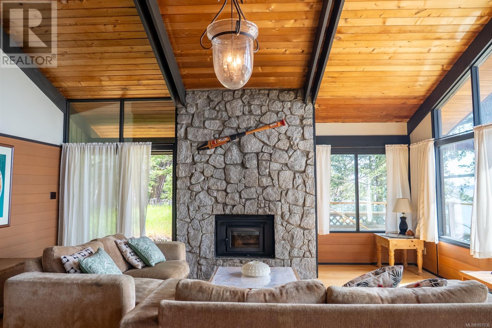  2715 Anchor Way, Pender Island
